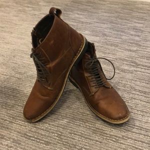Men’s distressed boot
